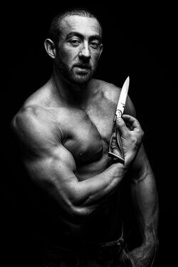 homme très musclé