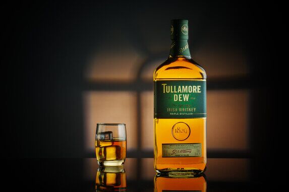 pack shot whisky